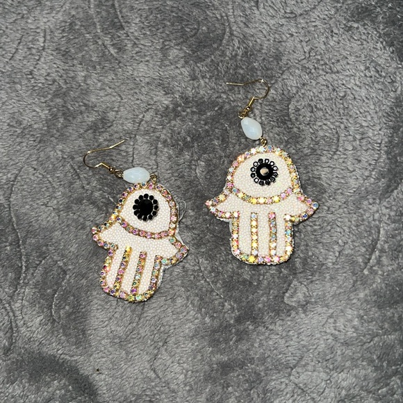 Hang Crafted Brand New Hamsa Earrings - Picture 2 of 2